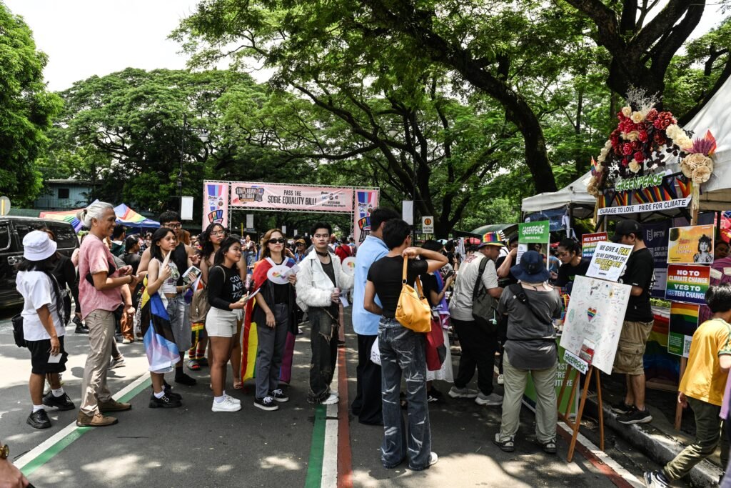 LGBTQIA+ and environmental advocates unite at UP Diliman for Pride [photo credit: Noel Celis / Greenpeace]