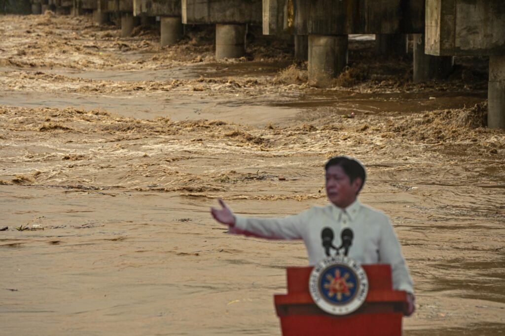 The ICJ just gave us a new weapon in the fight for climate justice. Will Marcos act?  [photo credit: Noel Celis | Greenpeace]