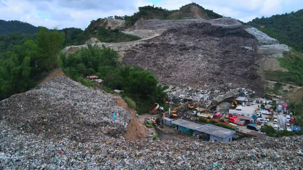 The landslide draws parallels to the Payatas tragedy 25 years ago. [photo credit: The Freeman Facebook]